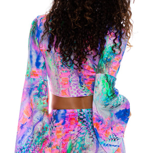 SHE'S ELECTRIC - Bell Sleeve Scrunched Crop Top